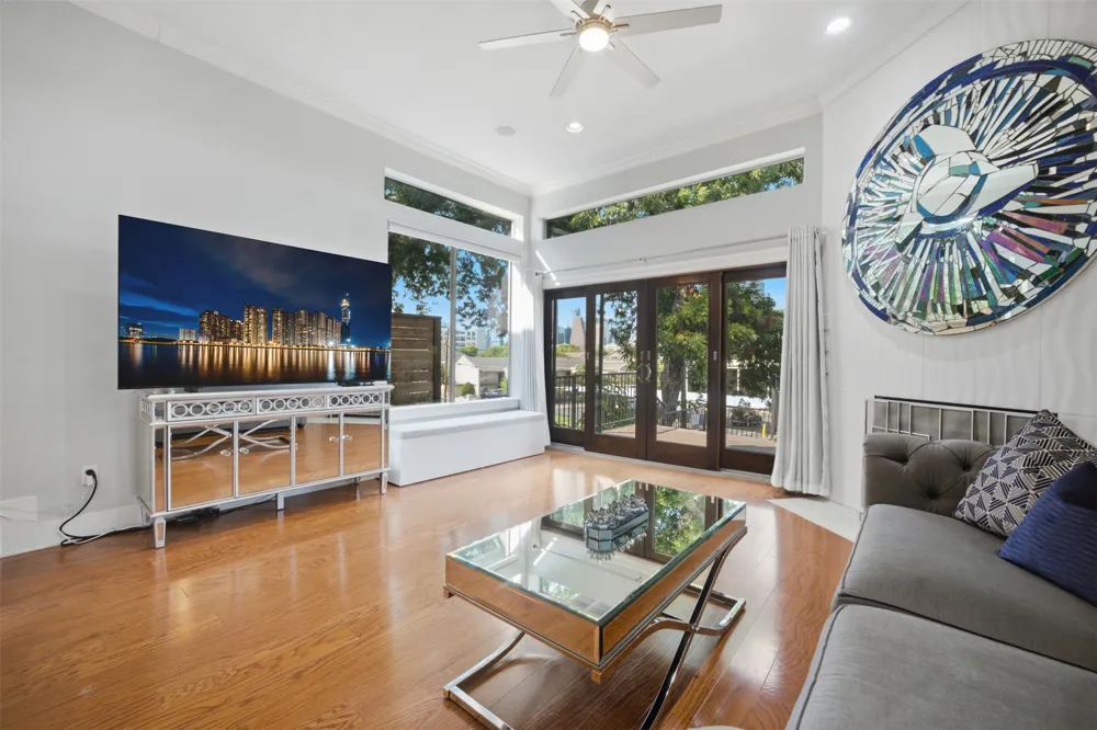512 Sunny Lane #B Austin, TX 78704