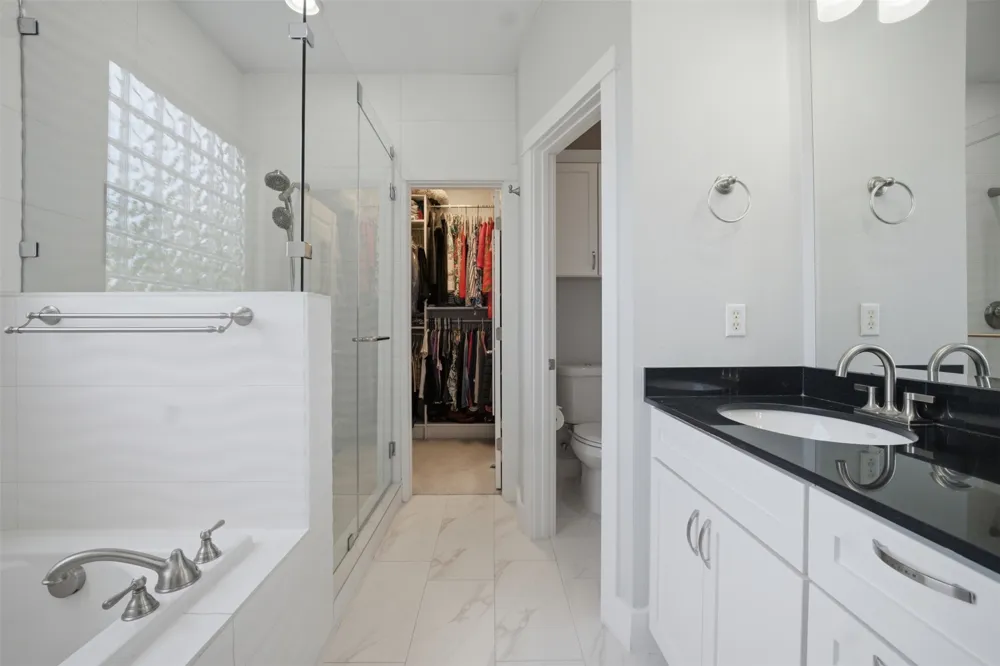 512 Sunny Lane #B Austin, TX 78704