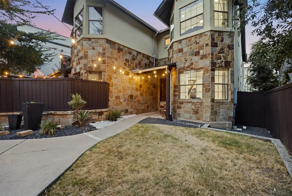 512 Sunny Lane #B Austin, TX 78704
