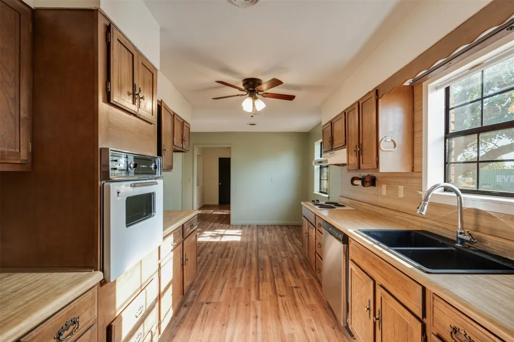 8154 County Road 4680 Munday, TX 76371