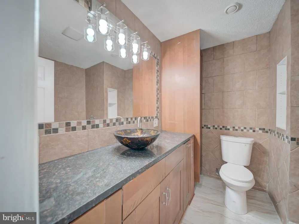 11301 GATESBOROUGH LANE Reston, VA 20191