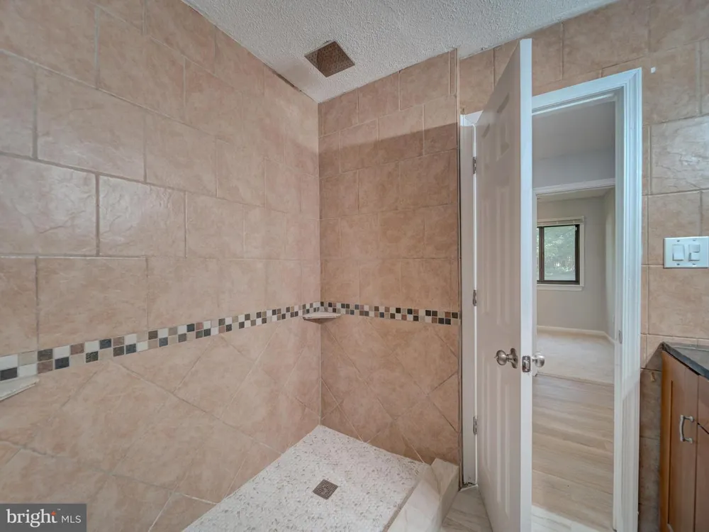 11301 GATESBOROUGH LANE Reston, VA 20191