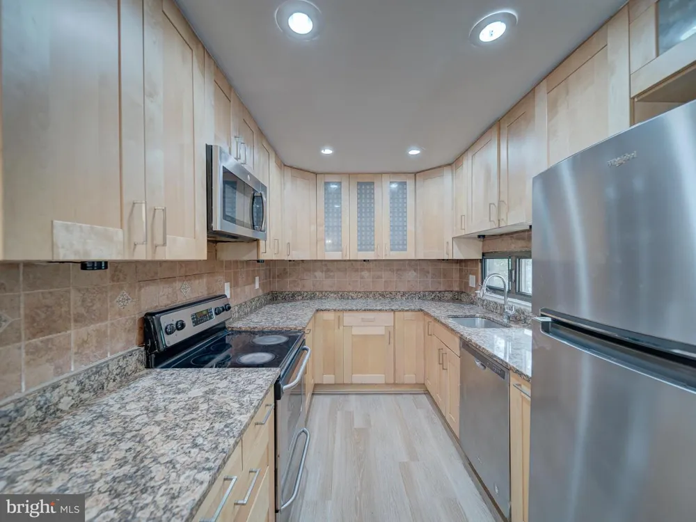 11301 GATESBOROUGH LANE Reston, VA 20191