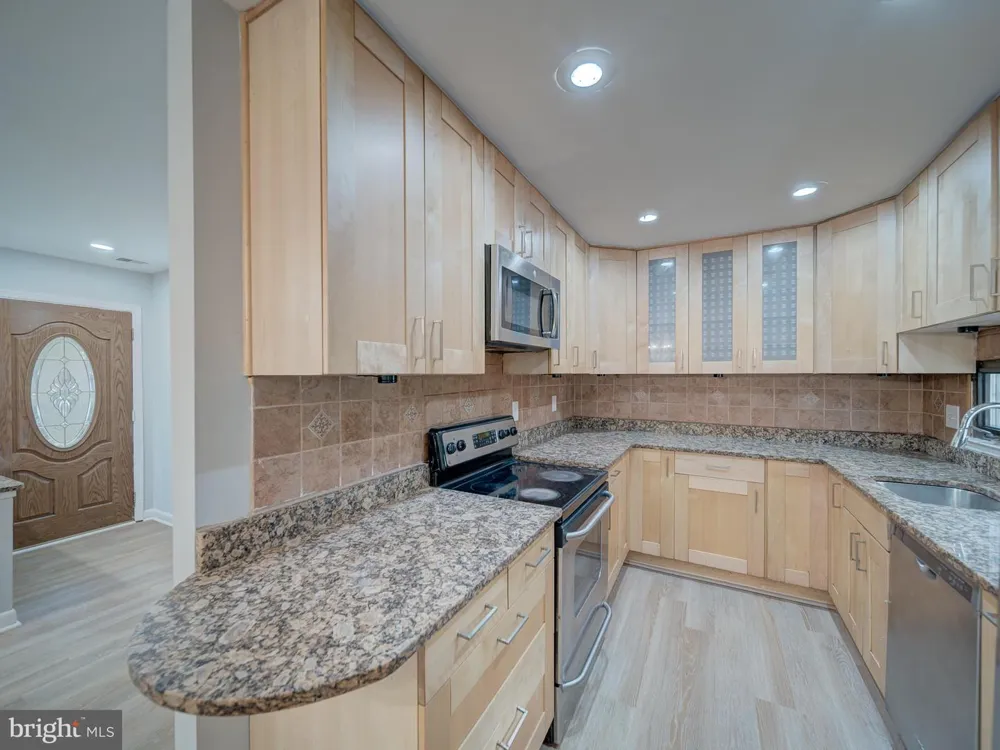 11301 GATESBOROUGH LANE Reston, VA 20191