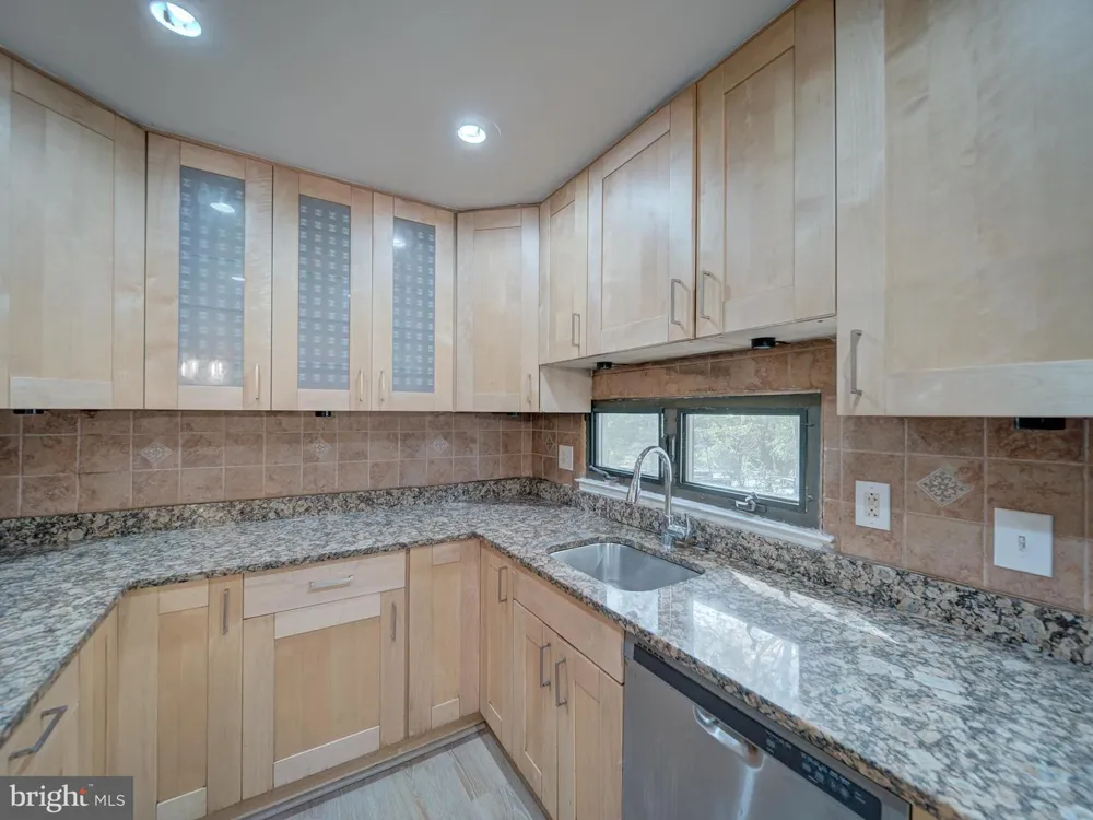 11301 GATESBOROUGH LANE Reston, VA 20191