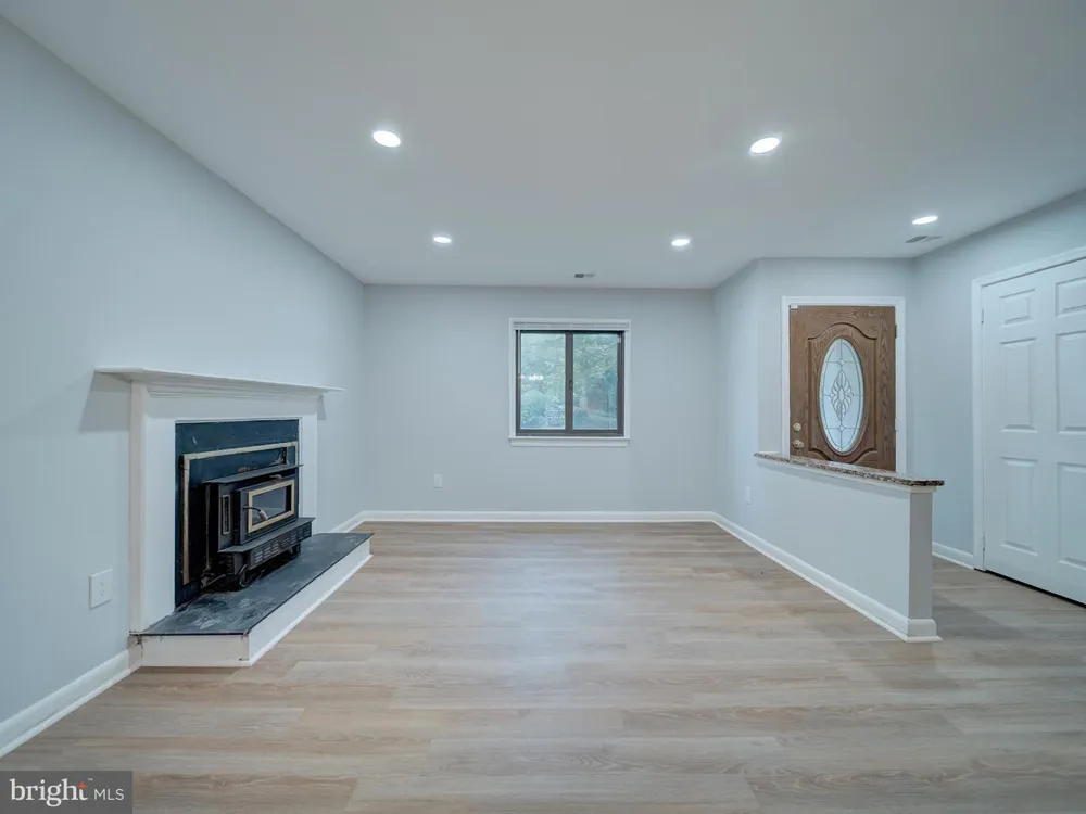 11301 GATESBOROUGH LANE Reston, VA 20191