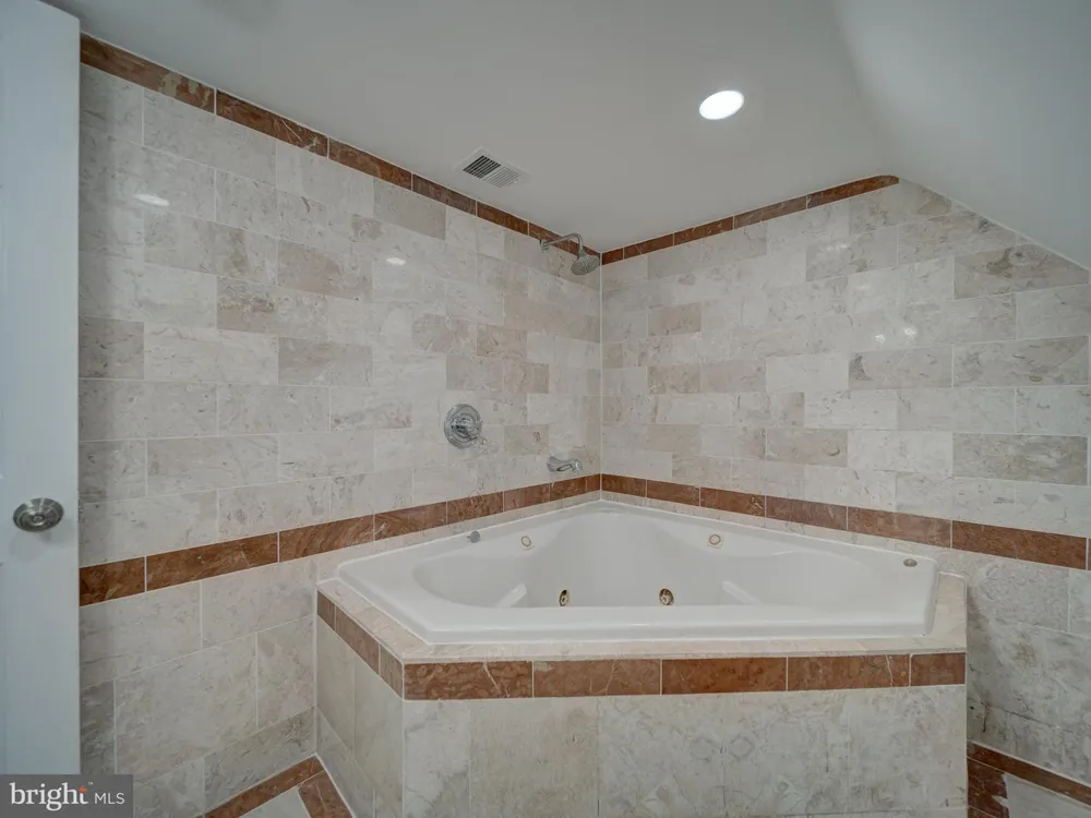 11301 GATESBOROUGH LANE Reston, VA 20191