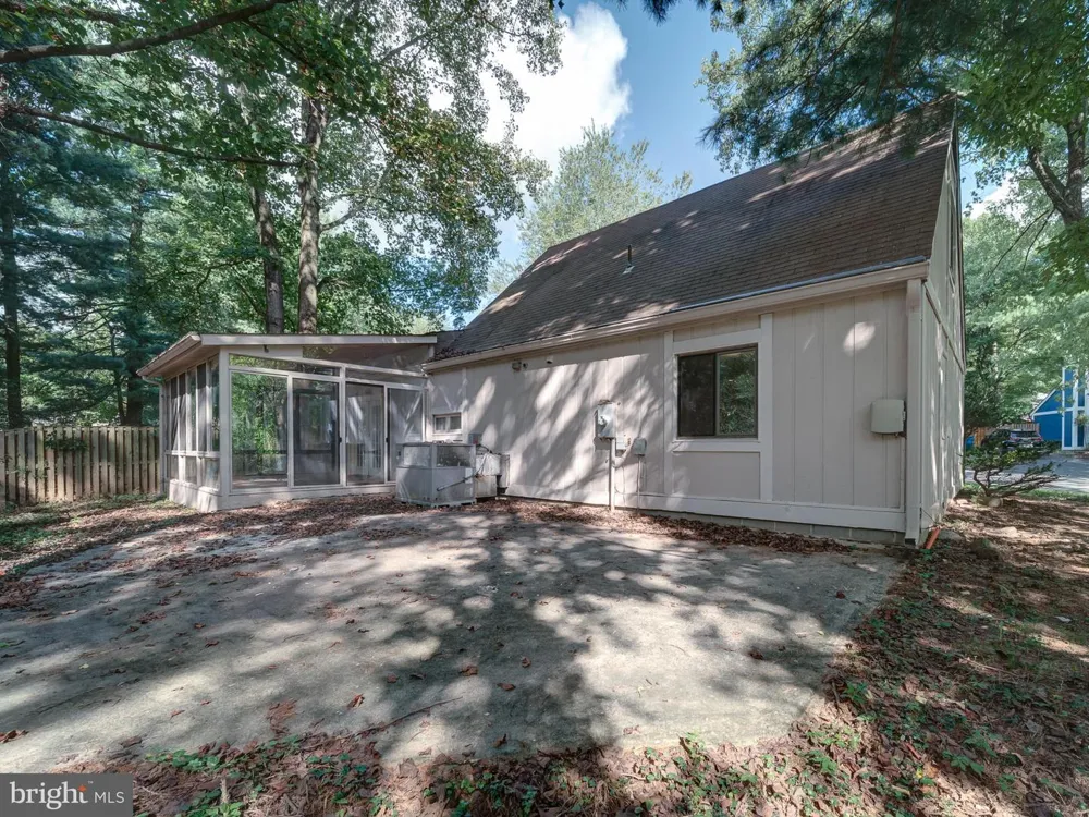 11301 GATESBOROUGH LANE Reston, VA 20191