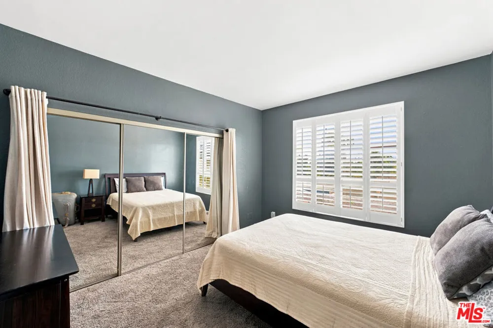 14347 Albers Street #302 Los Angeles, CA 91401