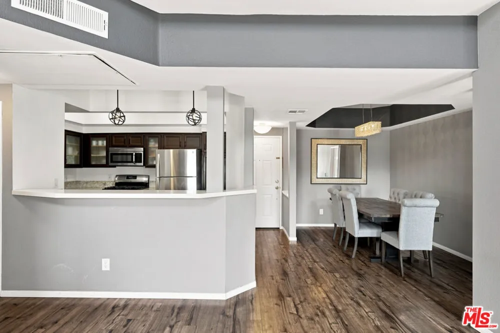 14347 Albers Street #302 Los Angeles, CA 91401