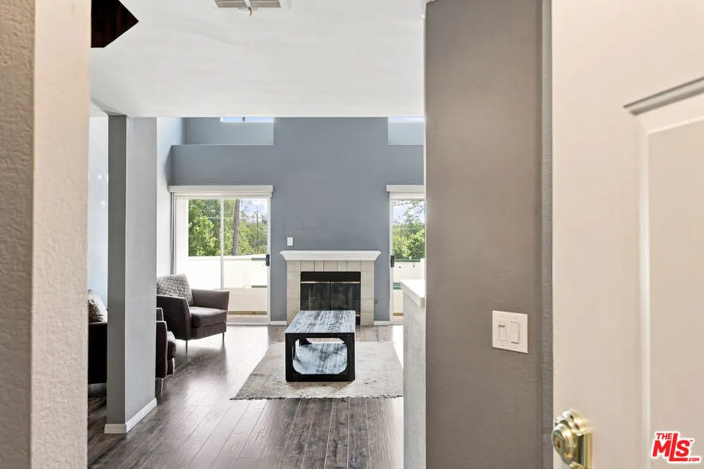 14347 Albers Street #302 Los Angeles, CA 91401