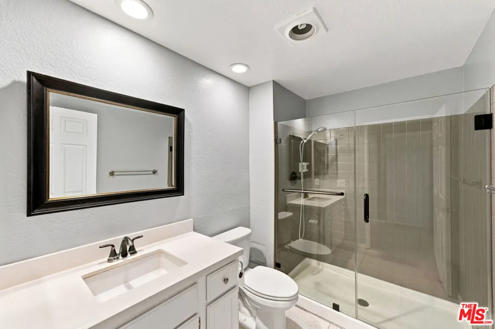 14347 Albers Street #302 Los Angeles, CA 91401