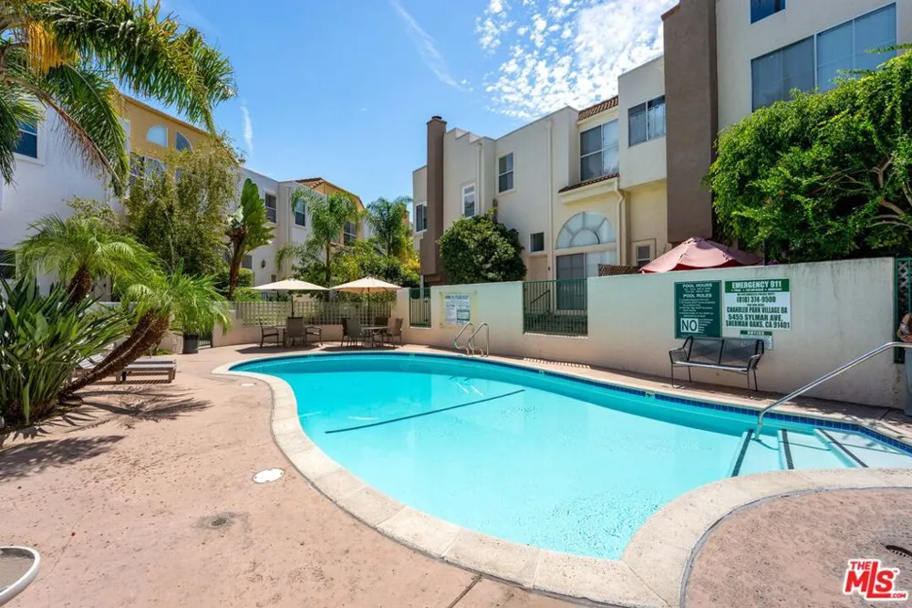 14347 Albers Street #302 Los Angeles, CA 91401