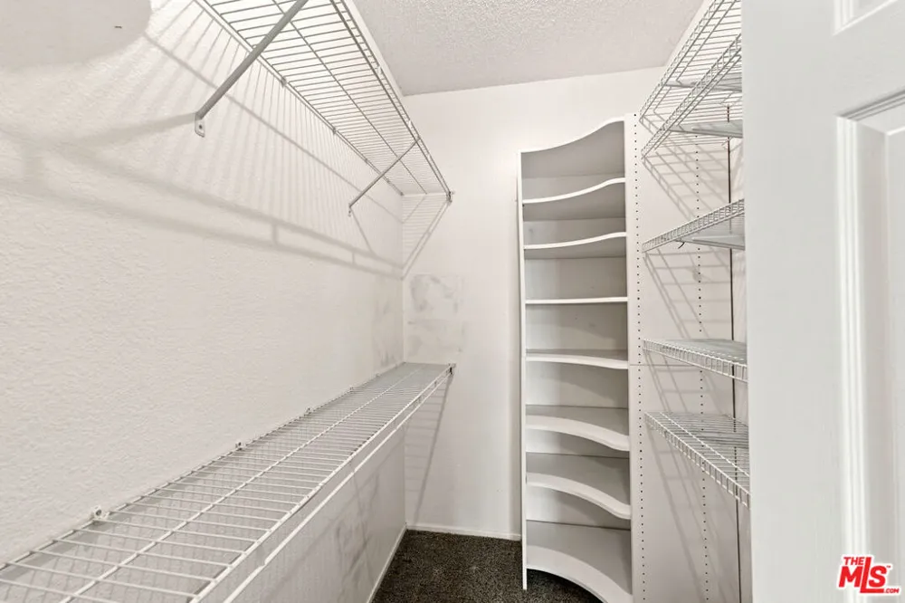 14347 Albers Street #302 Los Angeles, CA 91401