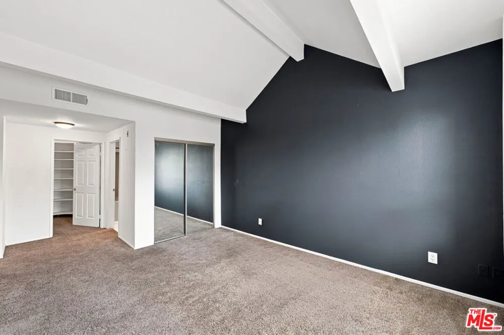 14347 Albers Street #302 Los Angeles, CA 91401