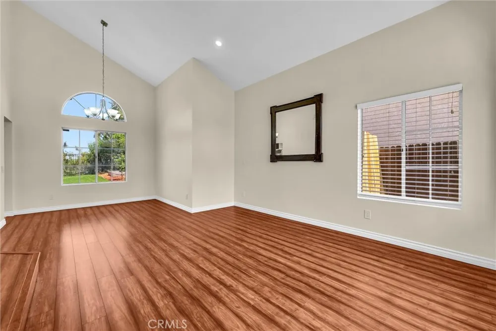 661 La Cumbre Corona, CA 92879