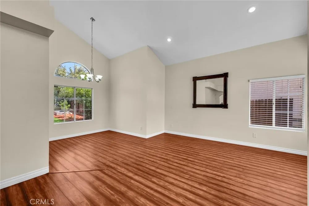 661 La Cumbre Corona, CA 92879