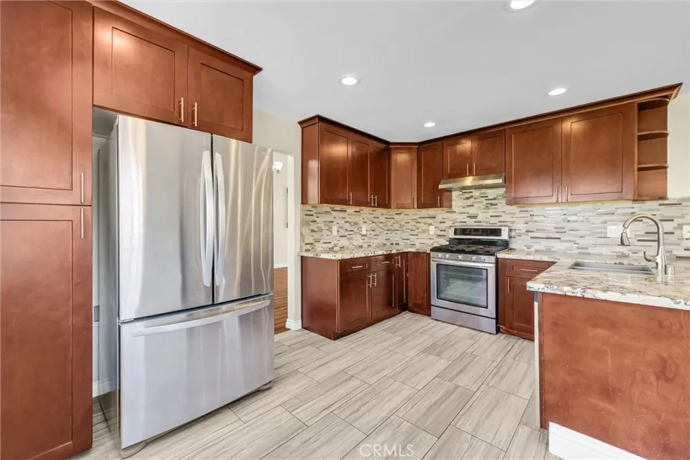 661 La Cumbre Corona, CA 92879