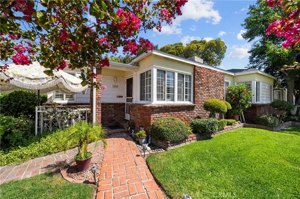 1844 Fairview Burbank, CA 91505