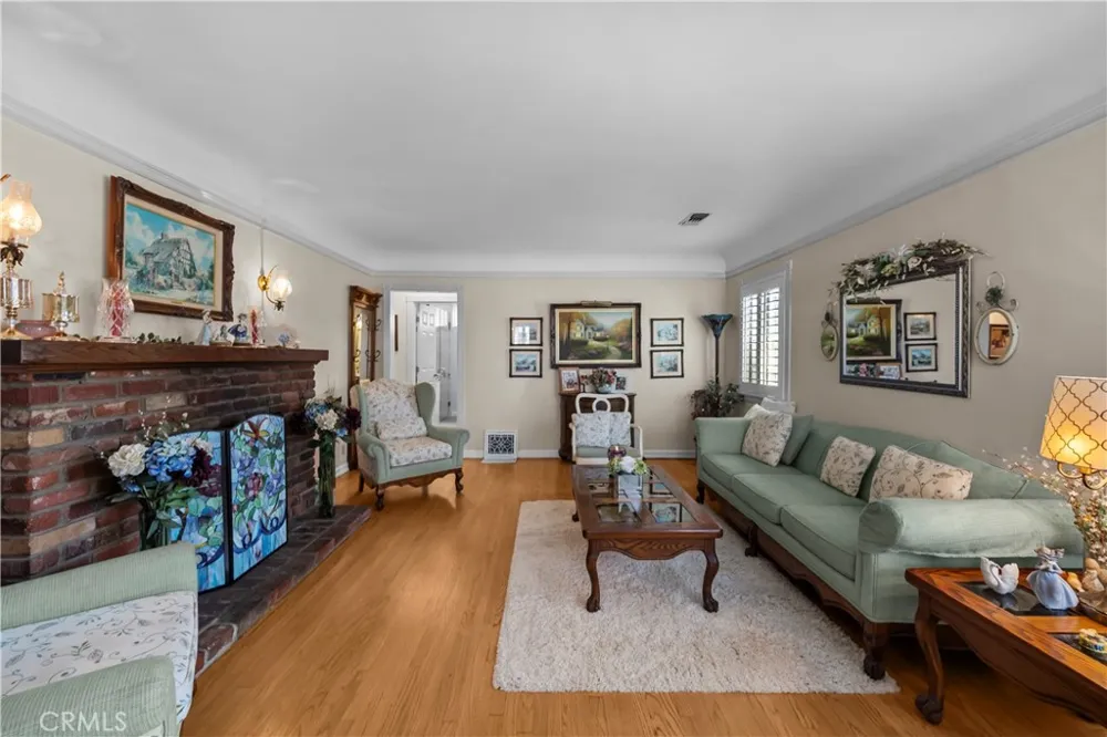 1844 Fairview Burbank, CA 91505