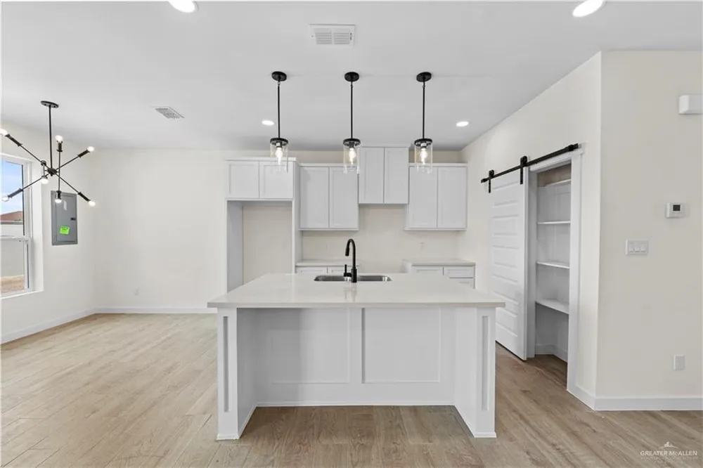 5505 Crown Point Pharr, TX 78577