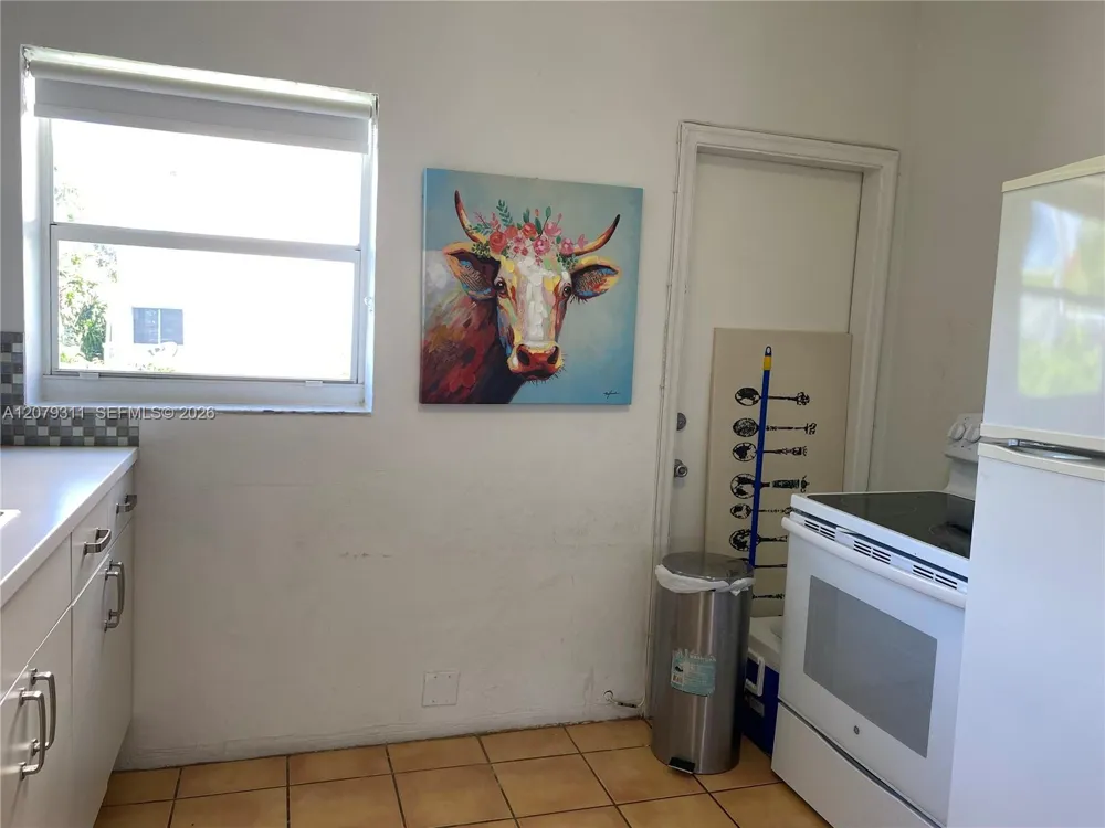 1011 9th St #8 Miami Beach, FL 33139