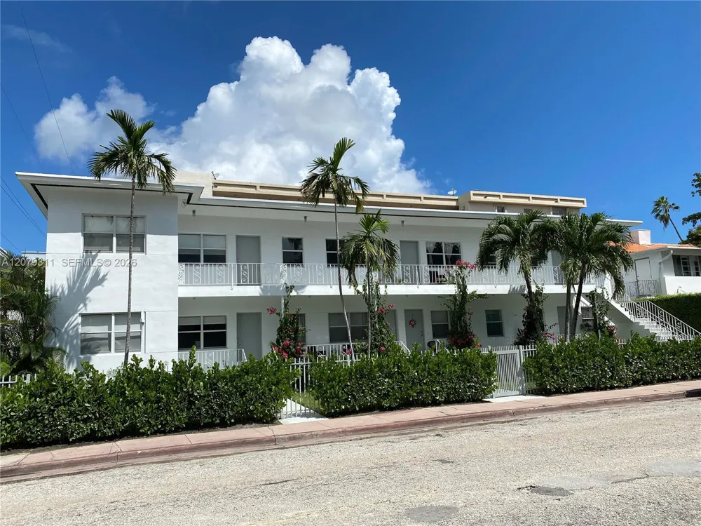 1011 9th St #8 Miami Beach, FL 33139