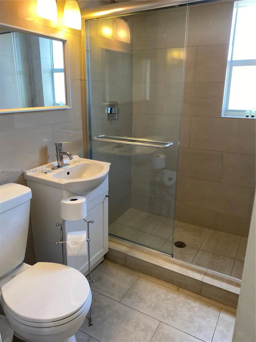 1011 9th St #8 Miami Beach, FL 33139