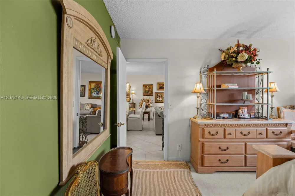 2500 Parkview Dr #1004 Hallandale Beach, FL 33009