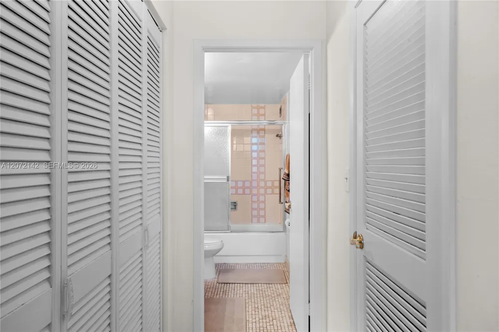 2500 Parkview Dr #1004 Hallandale Beach, FL 33009