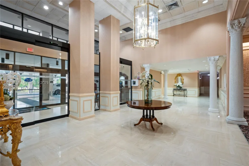 2500 Parkview Dr #1004 Hallandale Beach, FL 33009