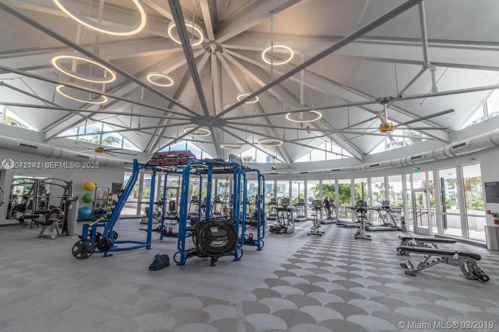 2500 Parkview Dr #1004 Hallandale Beach, FL 33009