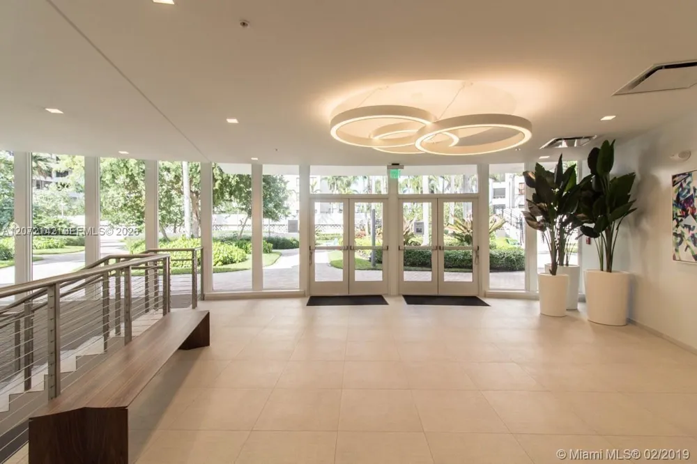 2500 Parkview Dr #1004 Hallandale Beach, FL 33009