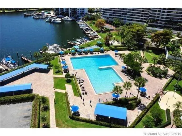 2500 Parkview Dr #1004 Hallandale Beach, FL 33009