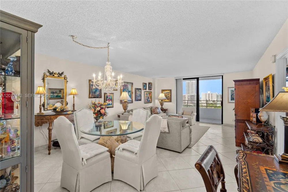 2500 Parkview Dr #1004 Hallandale Beach, FL 33009