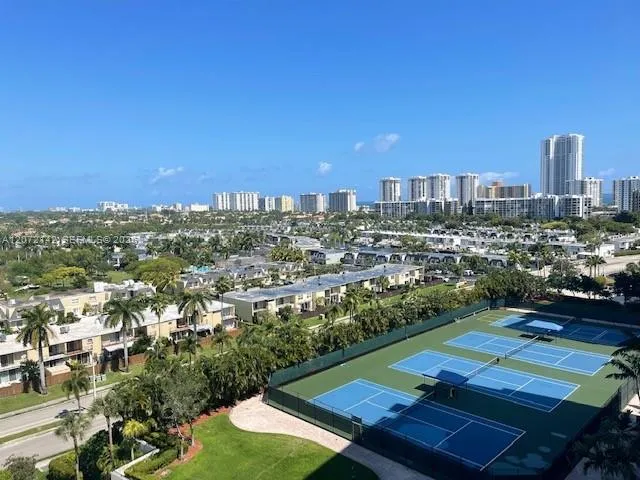 2500 Parkview Dr #1004 Hallandale Beach, FL 33009