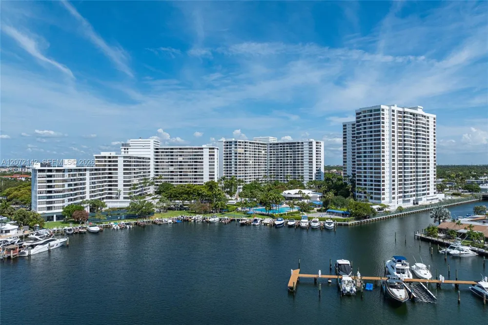 2500 Parkview Dr #1004 Hallandale Beach, FL 33009