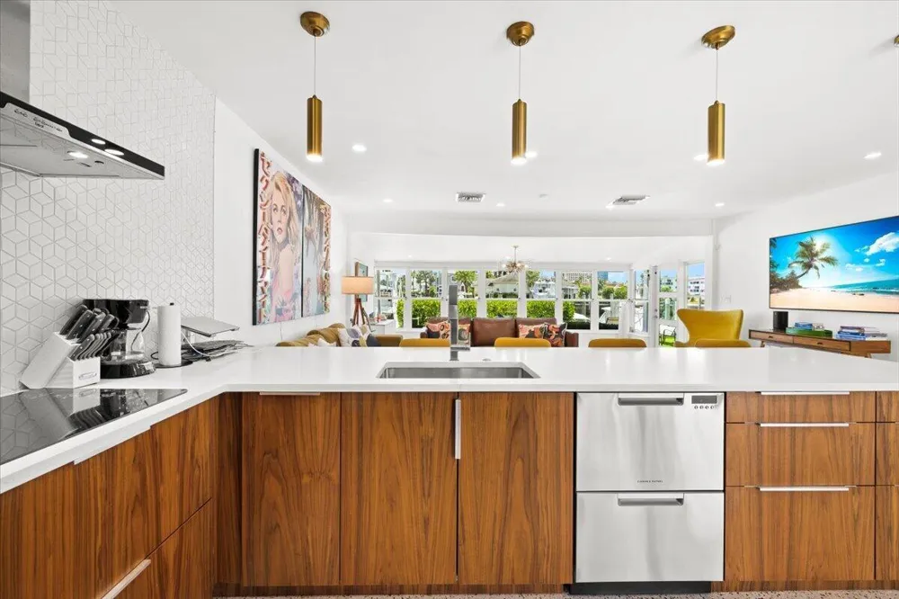1322 CORDOVA ROAD Fort Lauderdale, FL 33316