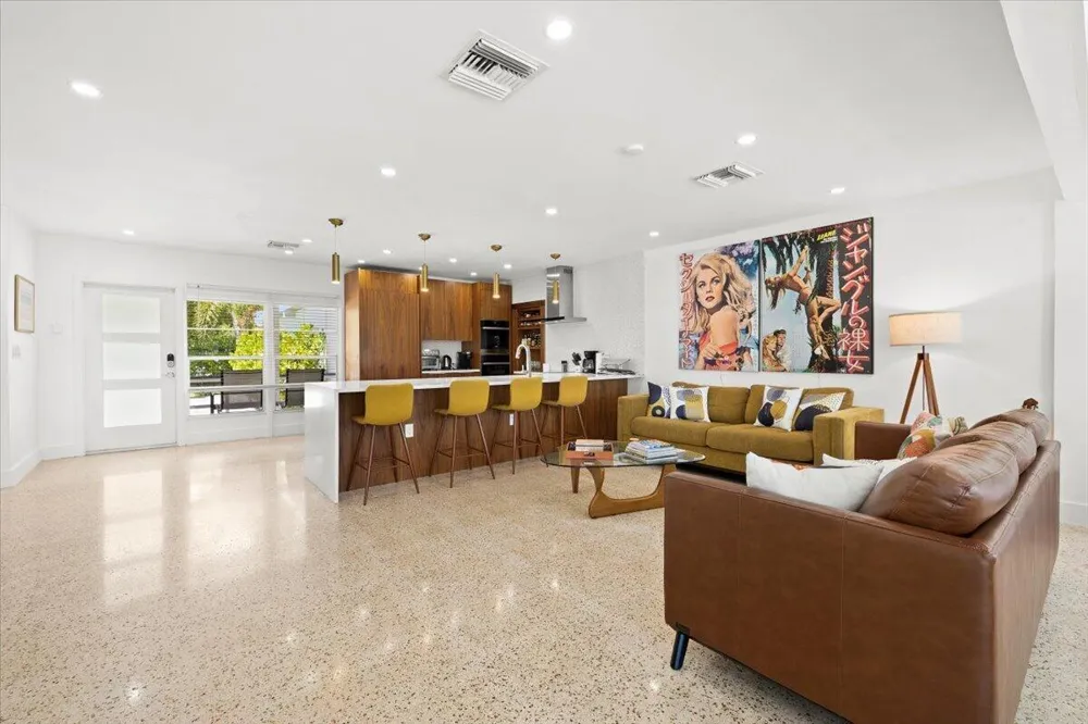 1322 CORDOVA ROAD Fort Lauderdale, FL 33316