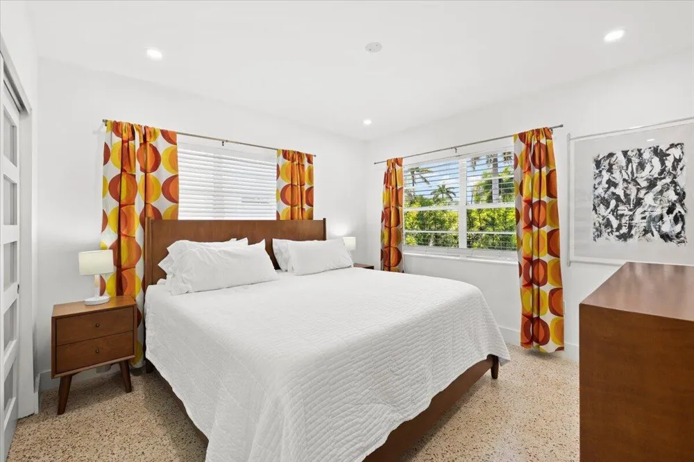 1322 CORDOVA ROAD Fort Lauderdale, FL 33316