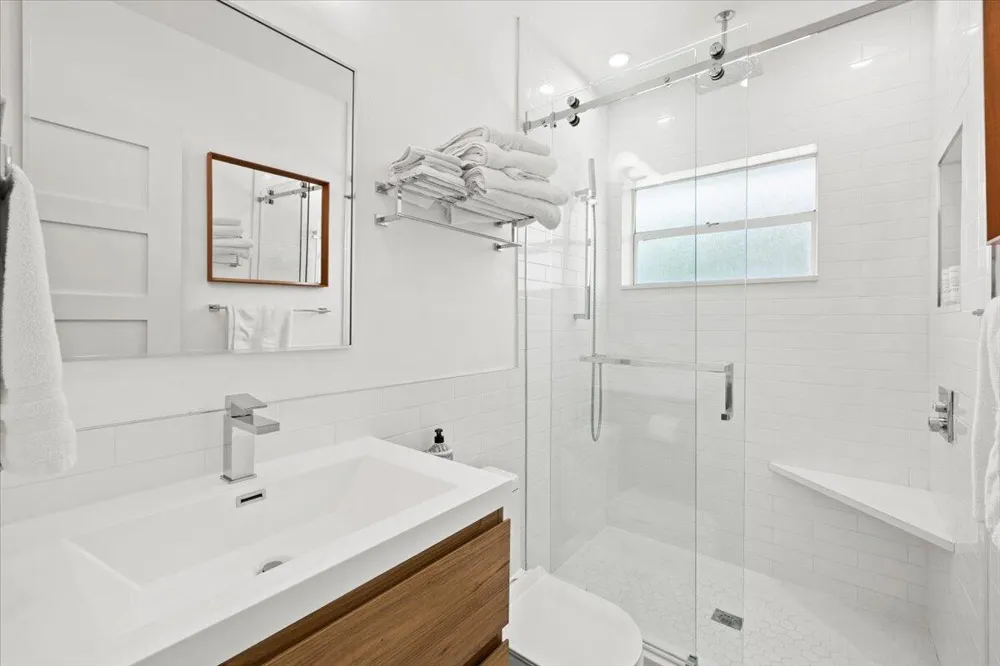 1322 CORDOVA ROAD Fort Lauderdale, FL 33316