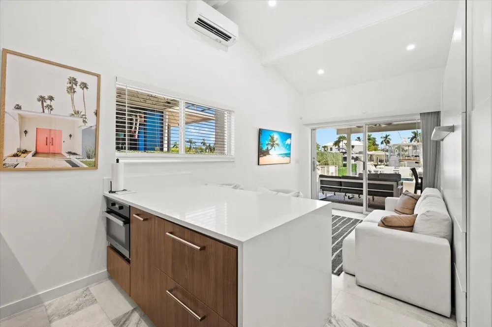 1322 CORDOVA ROAD Fort Lauderdale, FL 33316