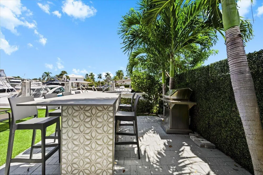 1322 CORDOVA ROAD Fort Lauderdale, FL 33316