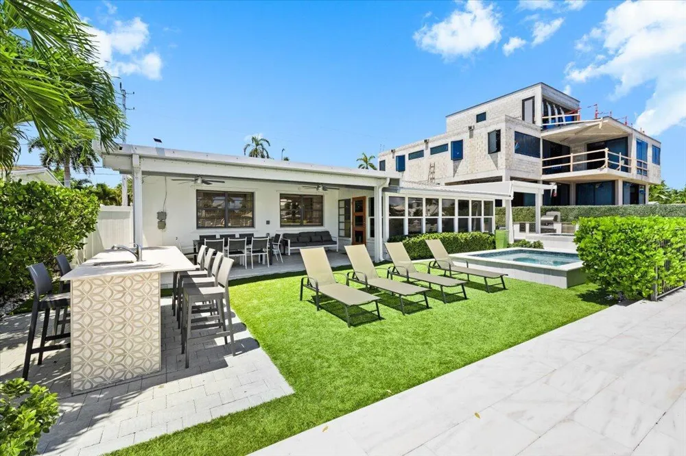 1322 CORDOVA ROAD Fort Lauderdale, FL 33316
