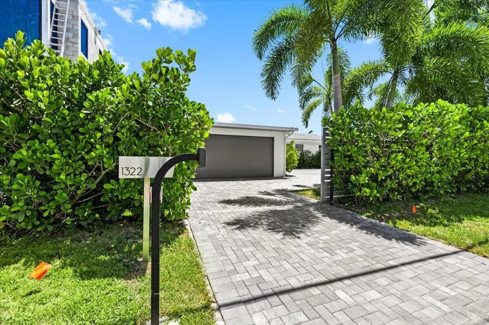 1322 CORDOVA ROAD Fort Lauderdale, FL 33316