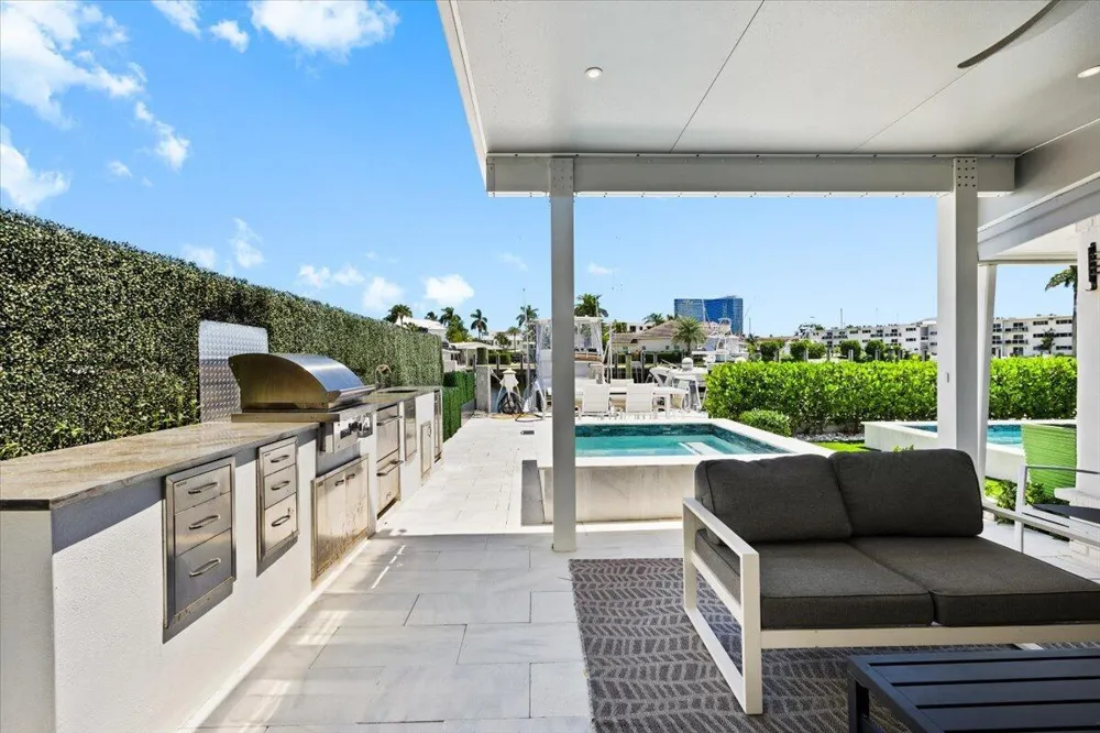 1322 CORDOVA ROAD Fort Lauderdale, FL 33316