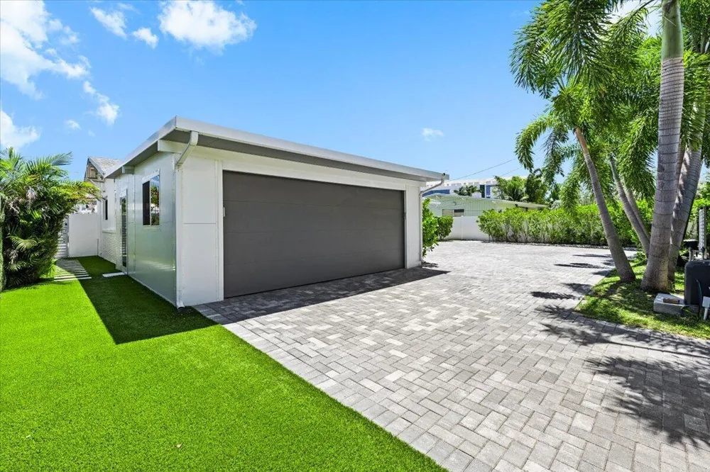 1322 CORDOVA ROAD Fort Lauderdale, FL 33316