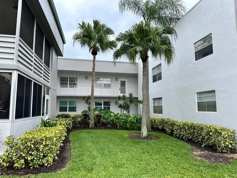811 Flanders Q Delray Beach, FL 33484