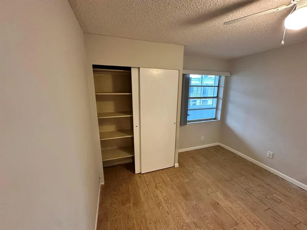811 Flanders Q Delray Beach, FL 33484
