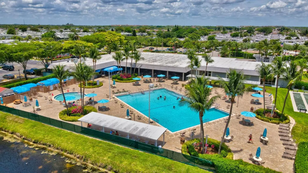 811 Flanders Q Delray Beach, FL 33484